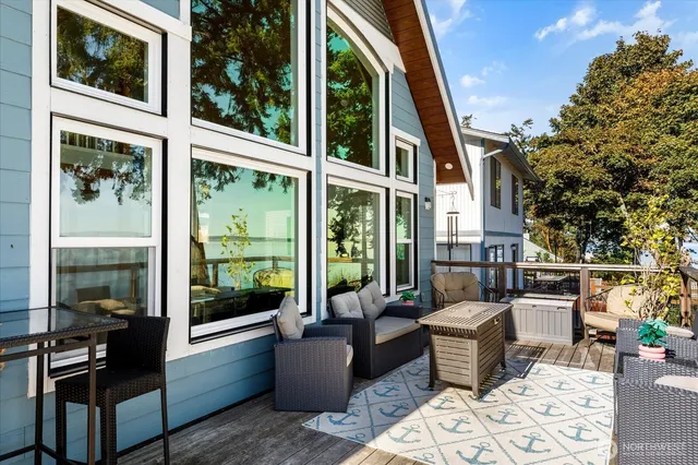 $1,550,000 | 159 South Harrington Lagoon Road, Coupeville, WA 98239