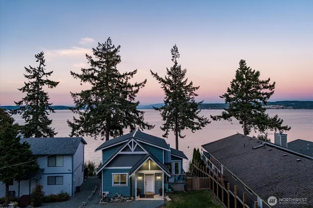 $1,550,000 | 159 South Harrington Lagoon Road, Coupeville, WA 98239