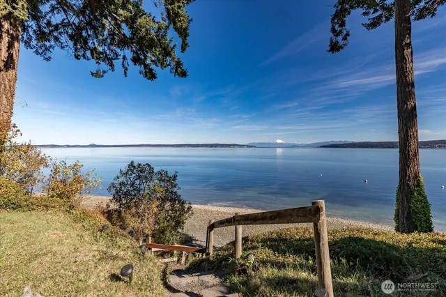 $1,550,000 | 159 South Harrington Lagoon Road, Coupeville, WA 98239