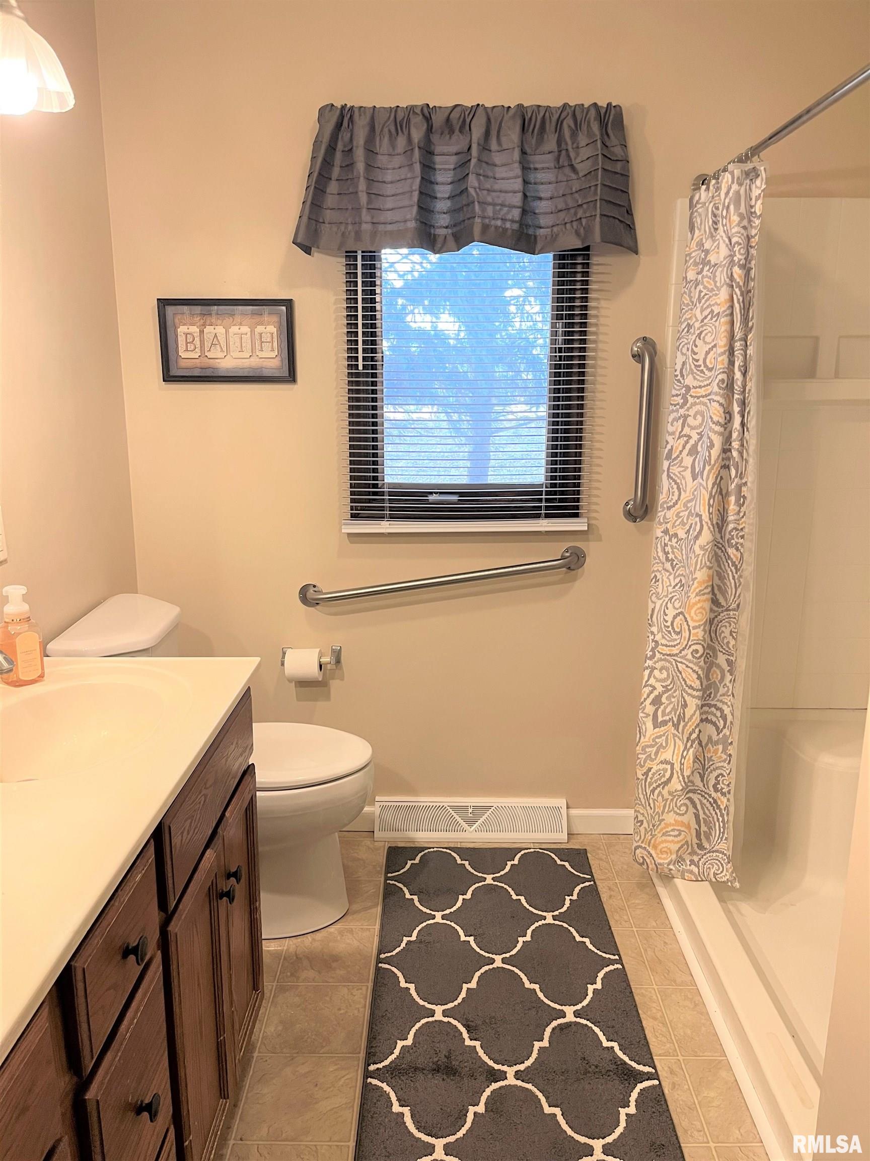 11629 Maurer Road Buffalo, IL 62515 - Photo 17 of 27 Gallery Image 17