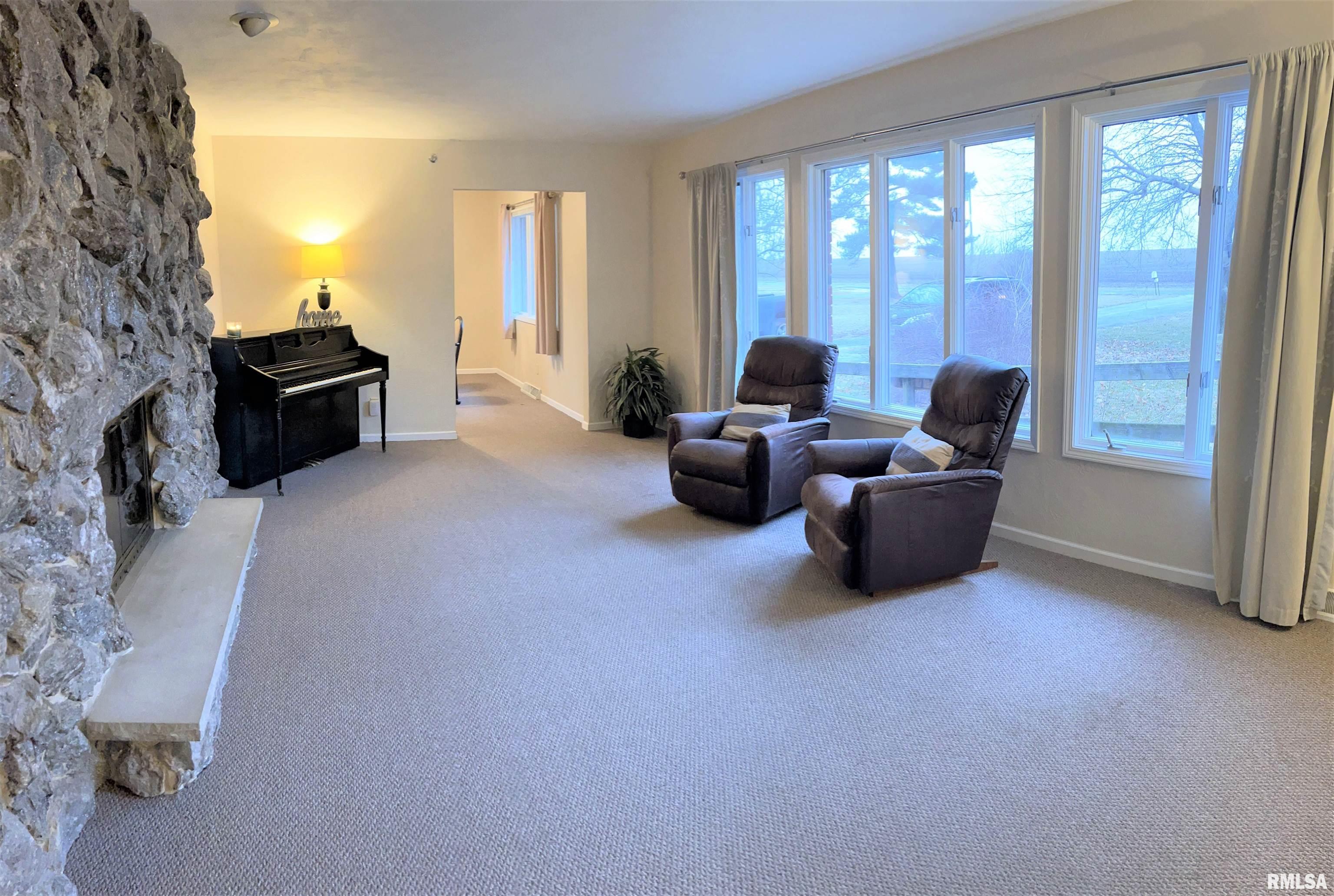 11629 Maurer Road Buffalo, IL 62515 - Photo 3 of 27 Gallery Image 3