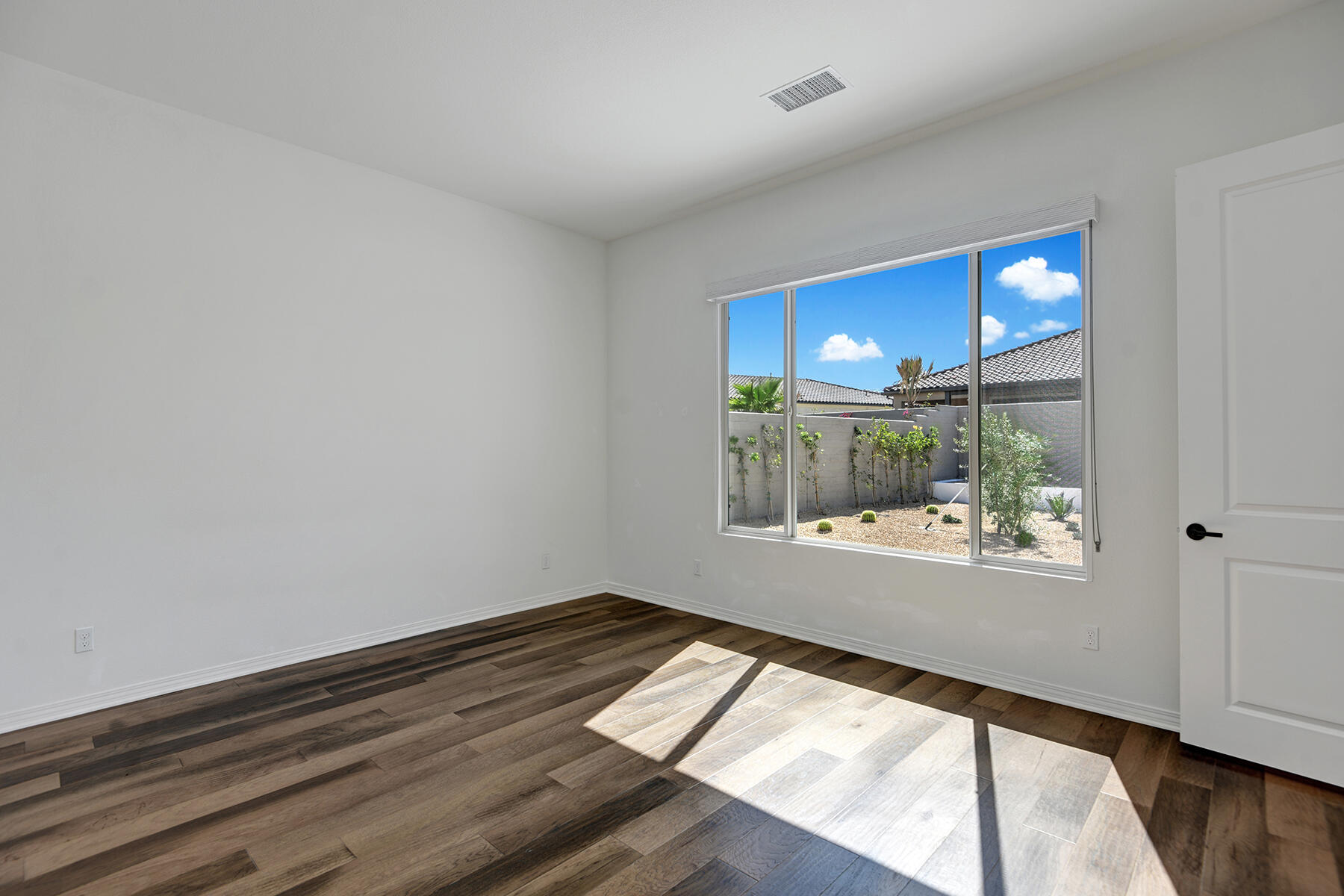 61 Claret Road Rancho Mirage, CA 92270 - Photo 14 of 37 PRIMARY BEDROOM ANGLED OUT MLS