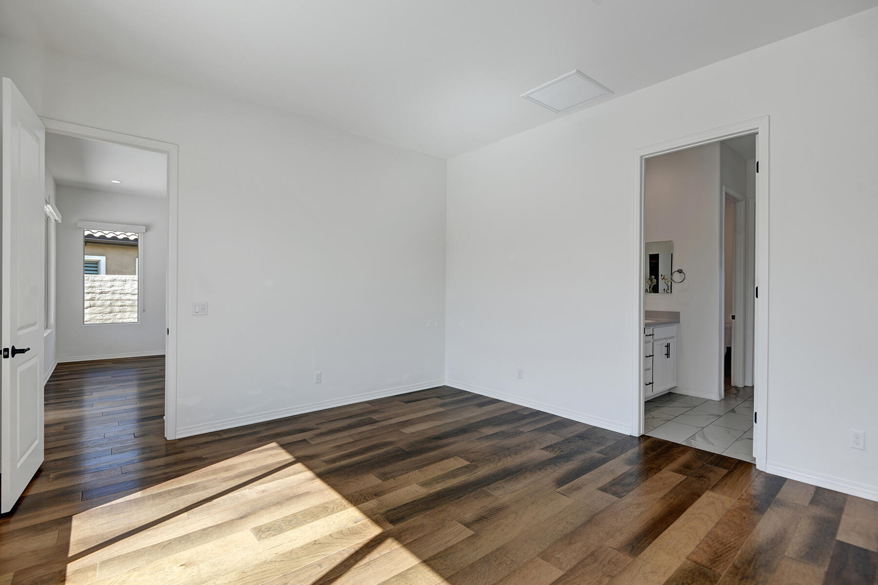 61 Claret Road Rancho Mirage, CA 92270 - Photo 16 of 37 PRIMARY BEDROOM REVERSE ANGLED IN MLS