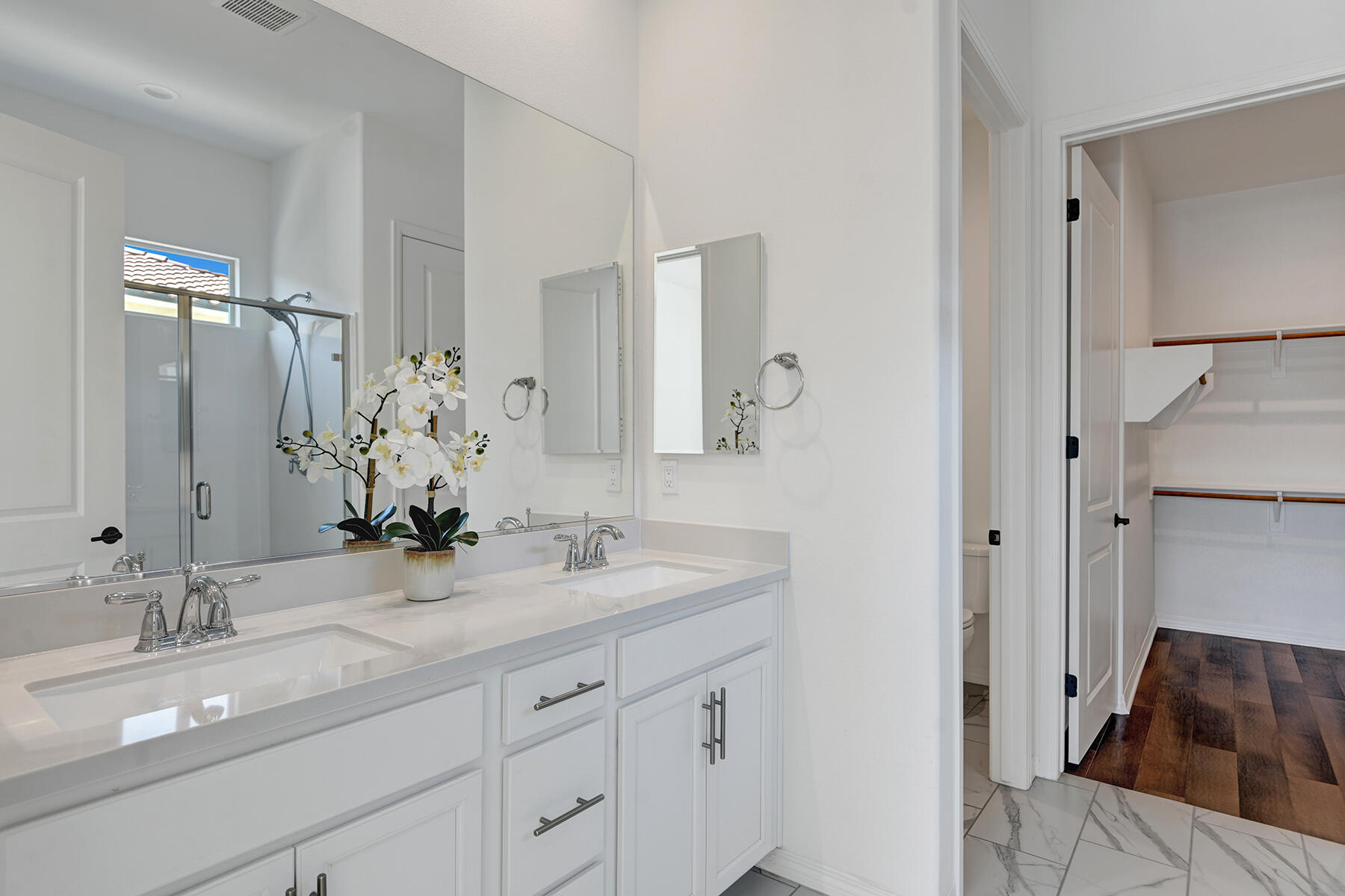61 Claret Road Rancho Mirage, CA 92270 - Photo 17 of 37 PRIMARY BATH VANITY MLS