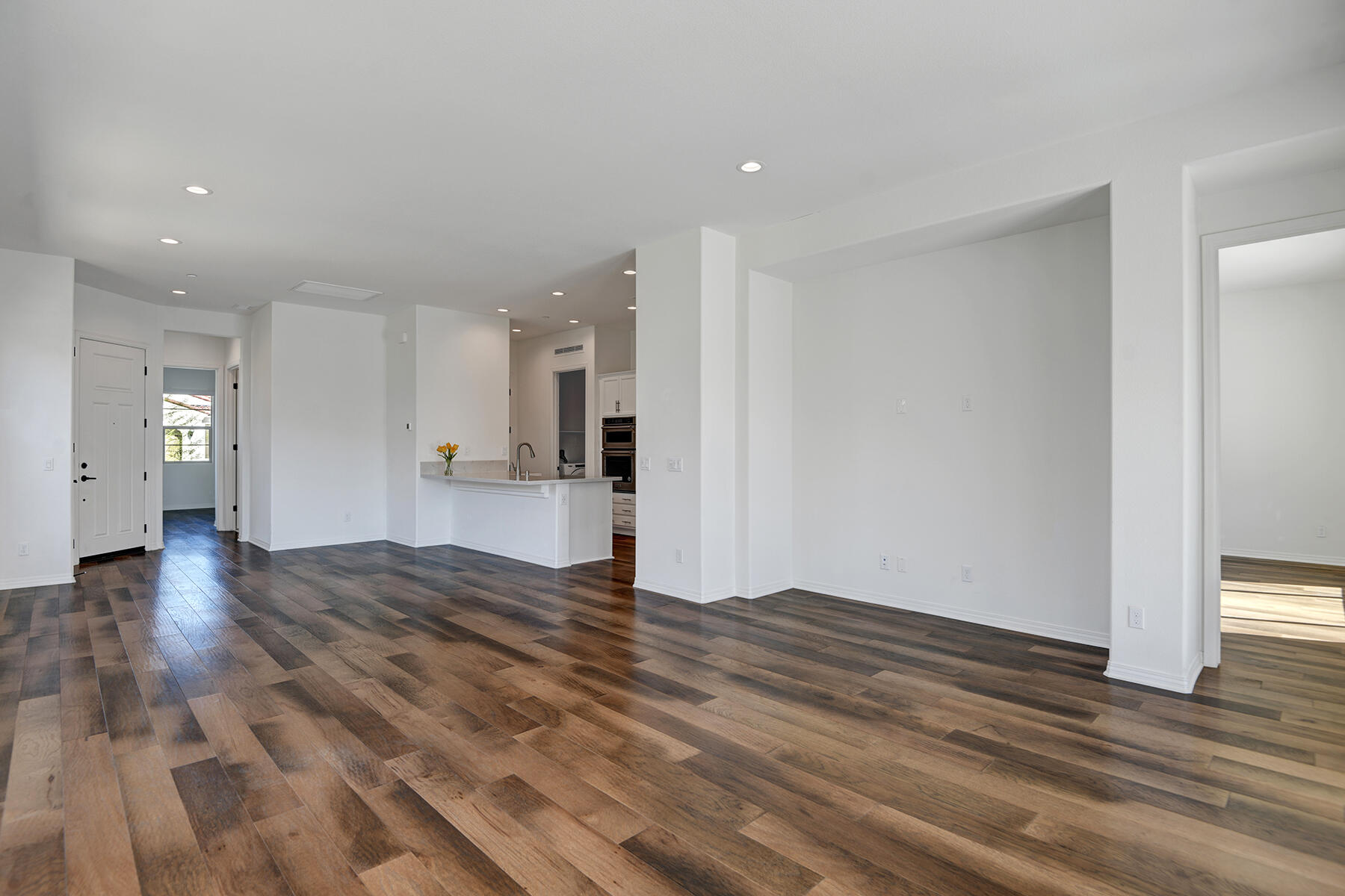 61 Claret Road Rancho Mirage, CA 92270 - Photo 5 of 37 GREAT ROOM REVERSE ANGLED IN MLS
