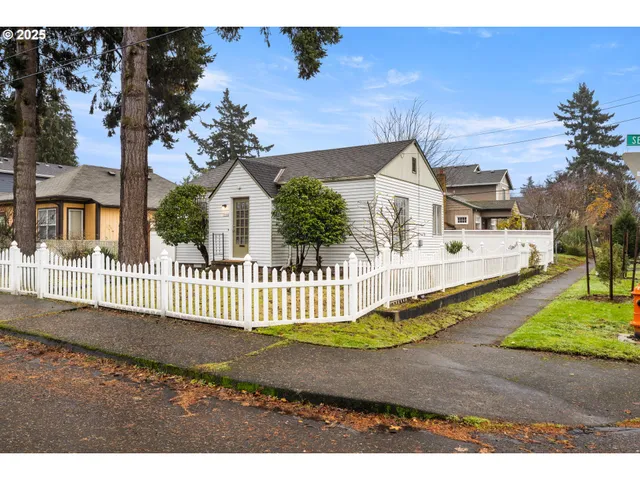 $297,000 | 7104 Southeast Tolman Street, Portland, OR 97206