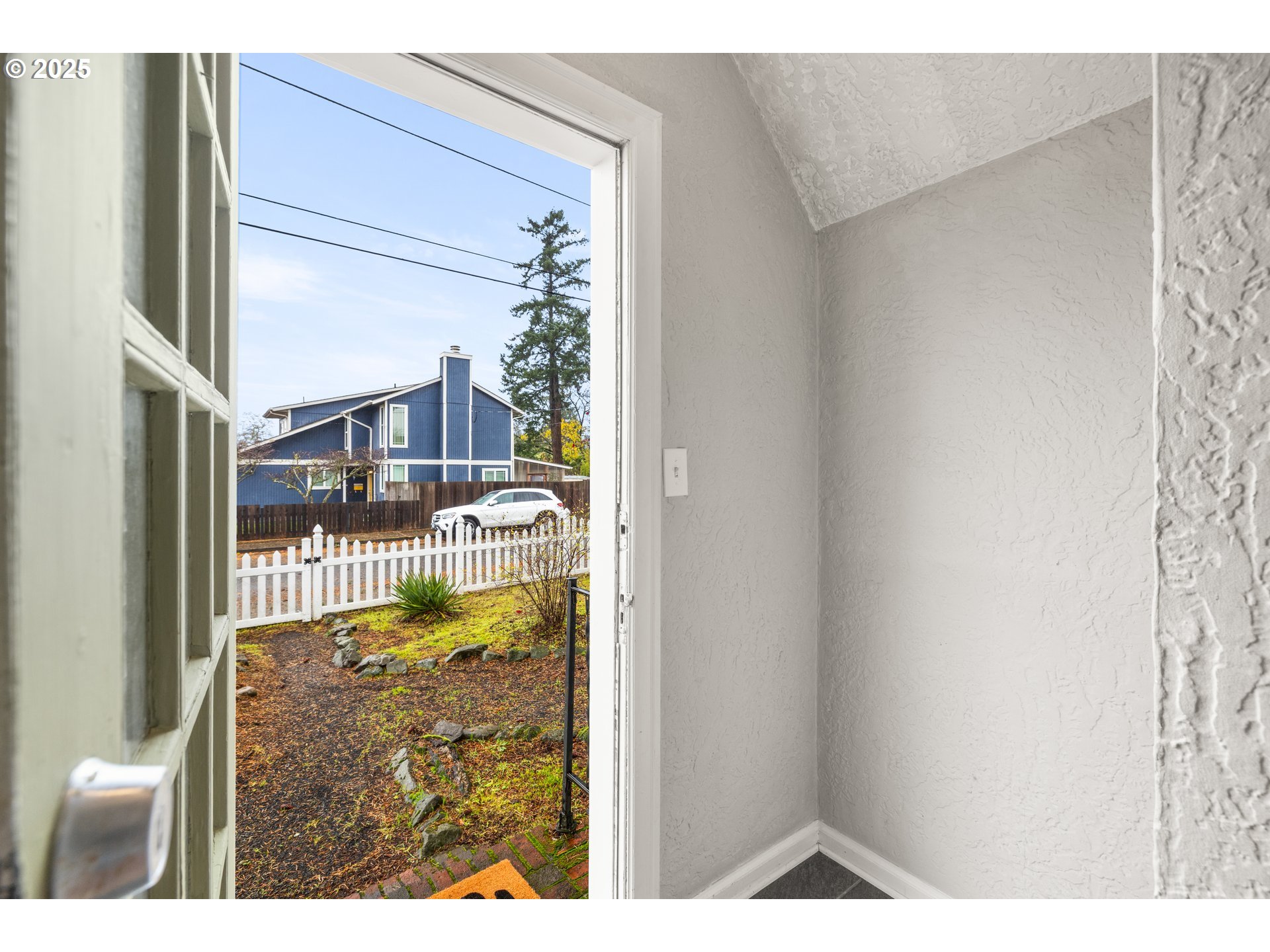 7104 Southeast Tolman Street Portland, OR 97206 - Photo 4 of 34