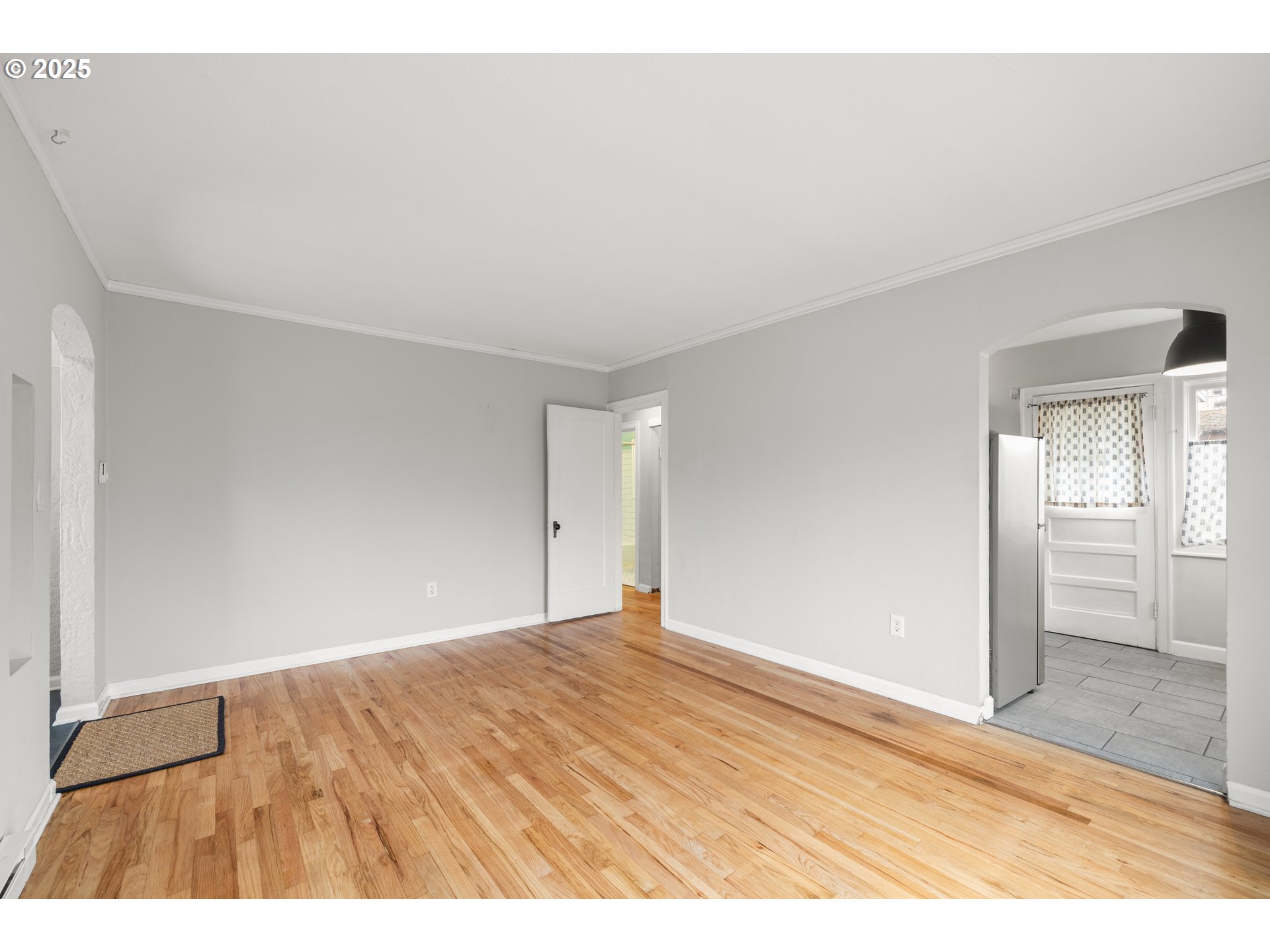 7104 Southeast Tolman Street Portland, OR 97206 - Photo 9 of 34 a view of an empty room