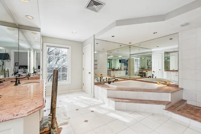 $1,975,000 | 4 Green Lane, Sherborn, MA 01770