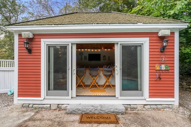 $1,975,000 | 4 Green Lane, Sherborn, MA 01770