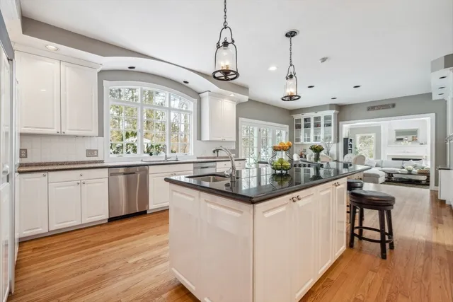 $1,975,000 | 4 Green Lane, Sherborn, MA 01770