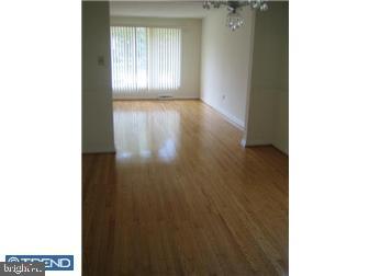 467 Fox Lane Springfield, PA 19064 - Photo 3 of 7 Dining Room