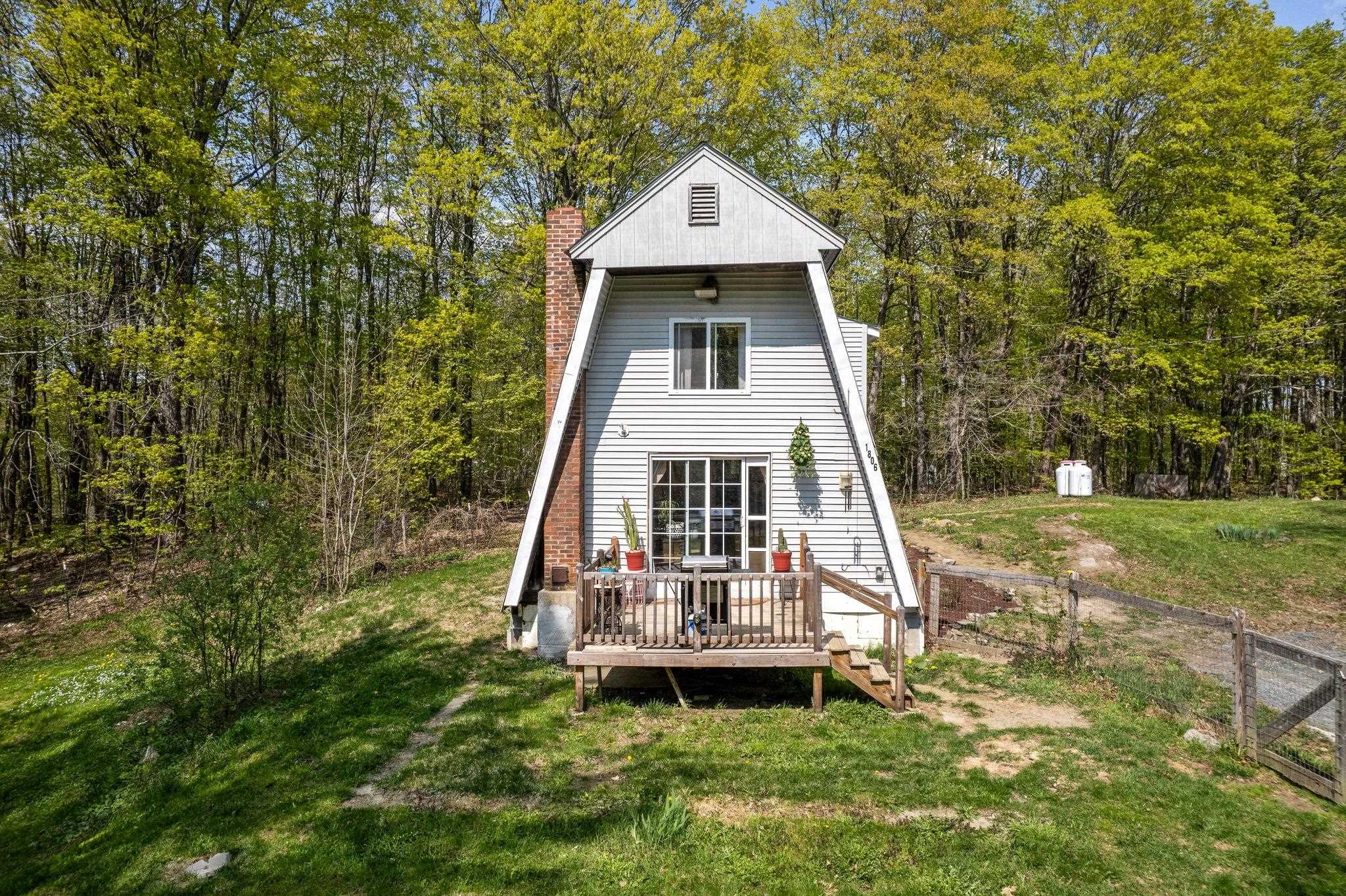 1806 Cross Road Strafford, VT 05072 - Photo 2 of 36