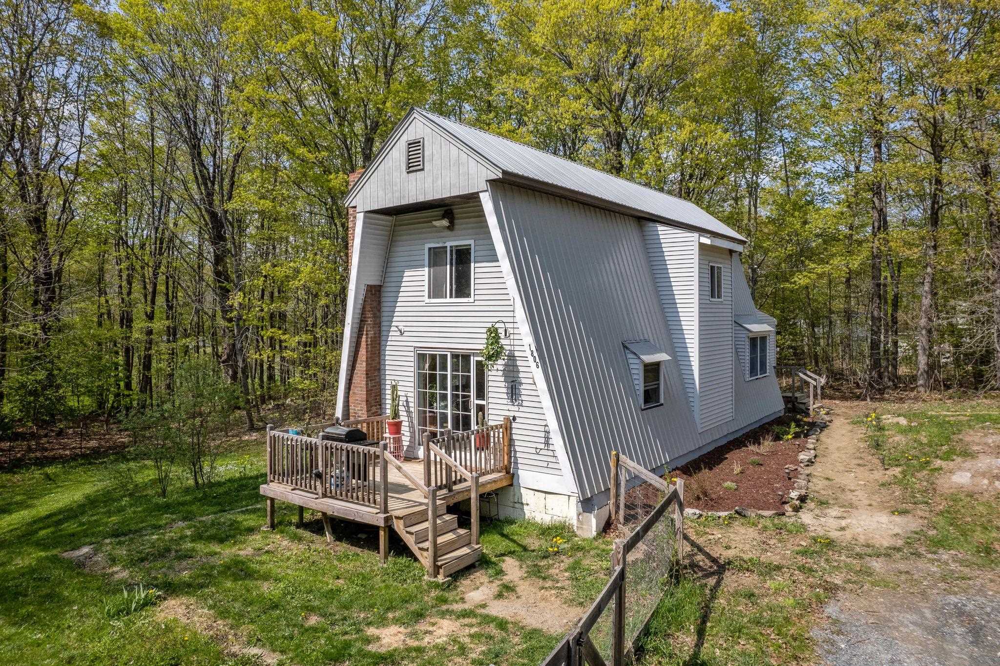 1806 Cross Road Strafford, VT 05072 - Photo 4 of 36