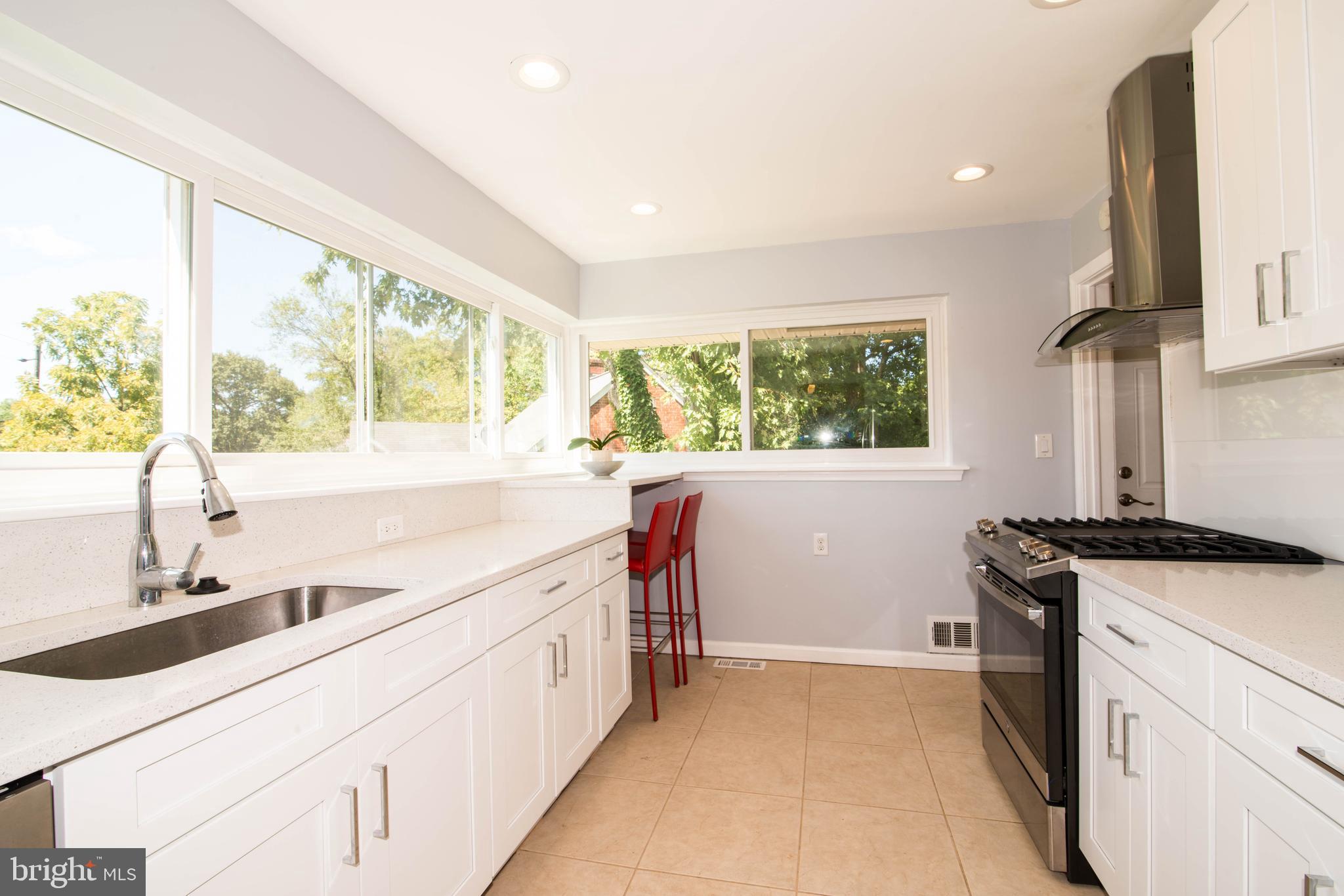 7300 Adelphi Road Hyattsville, MD 20783 - Photo 12 of 44 Kitchen