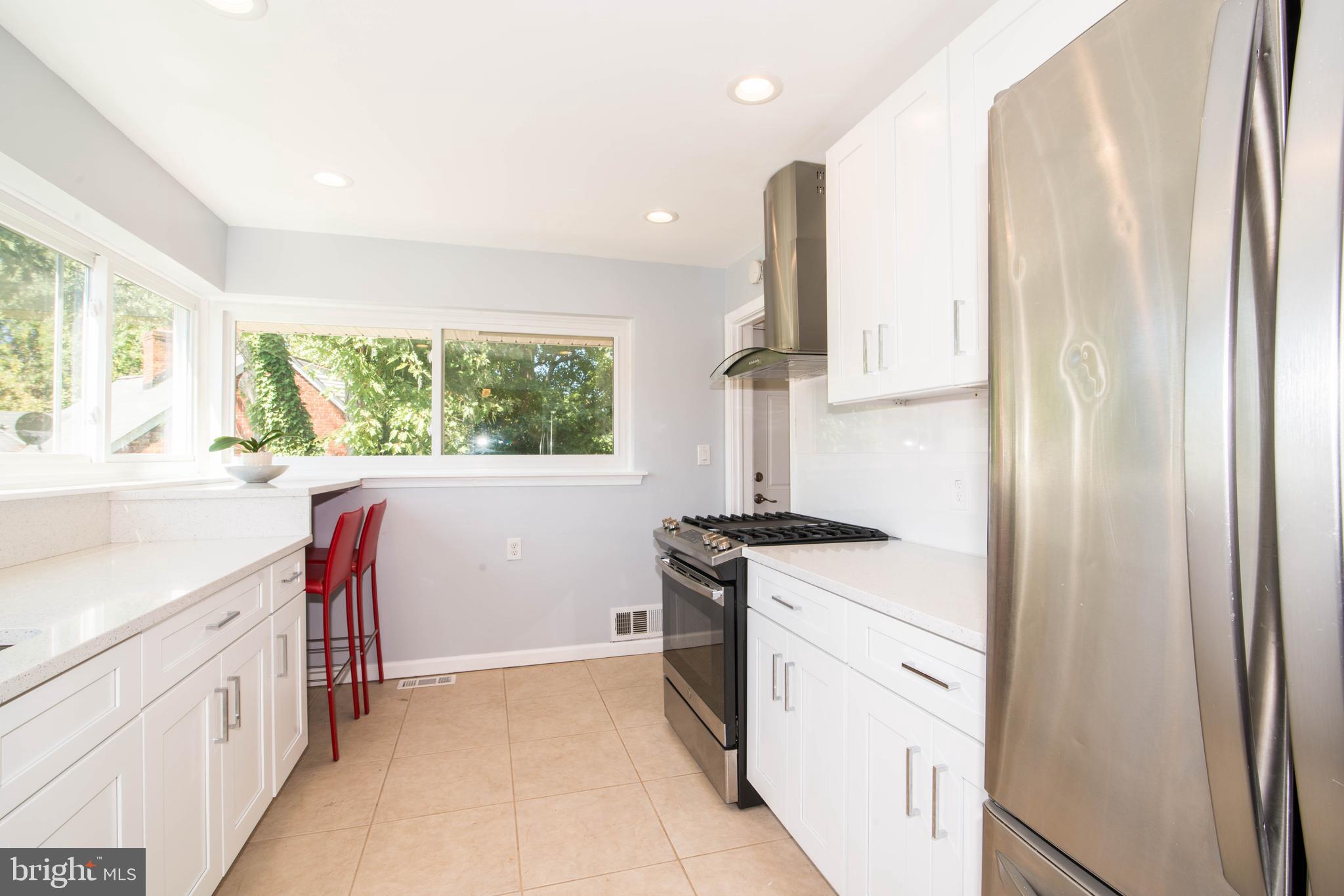 7300 Adelphi Road Hyattsville, MD 20783 - Photo 13 of 44 Kitchen