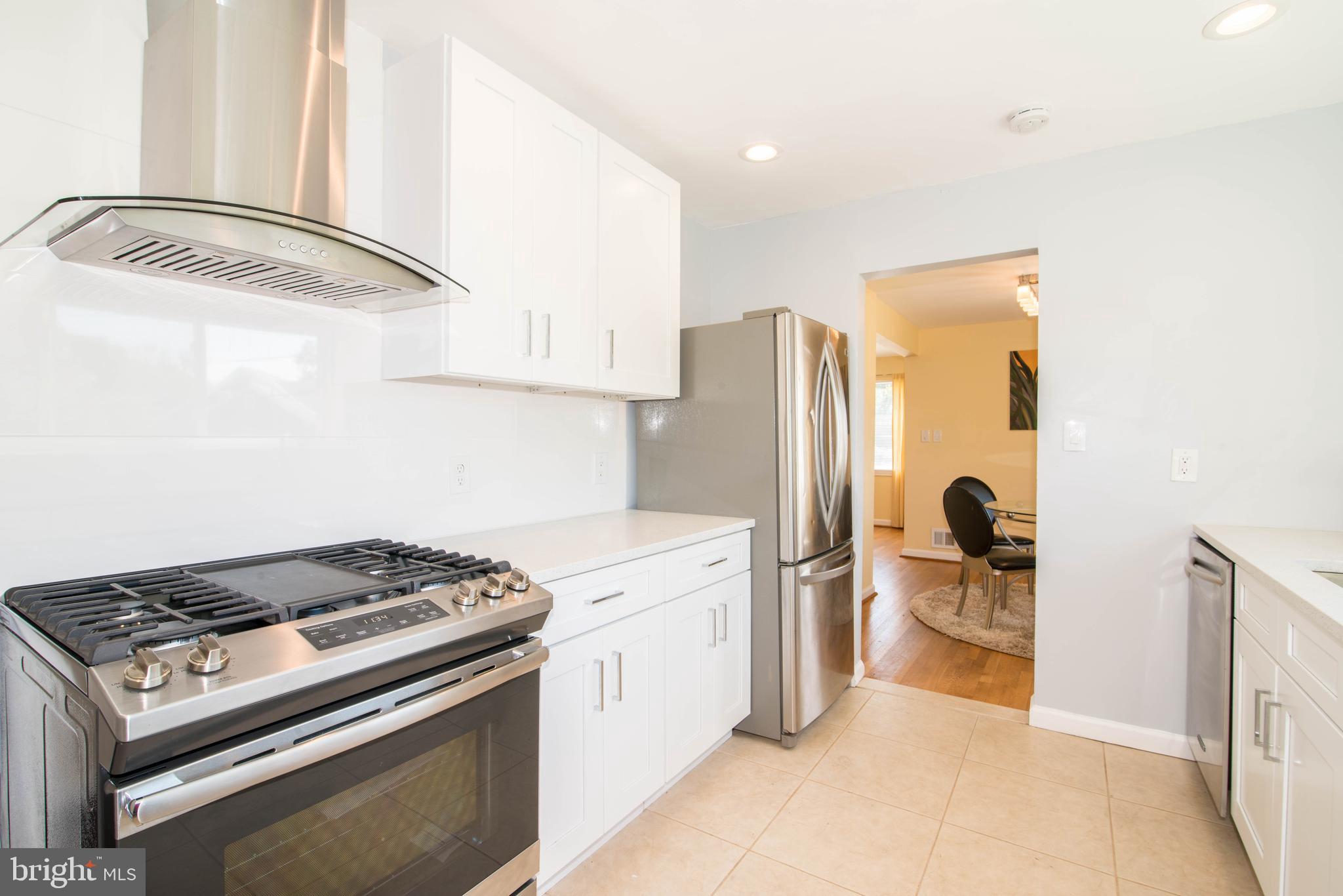 7300 Adelphi Road Hyattsville, MD 20783 - Photo 15 of 44 Kitchen