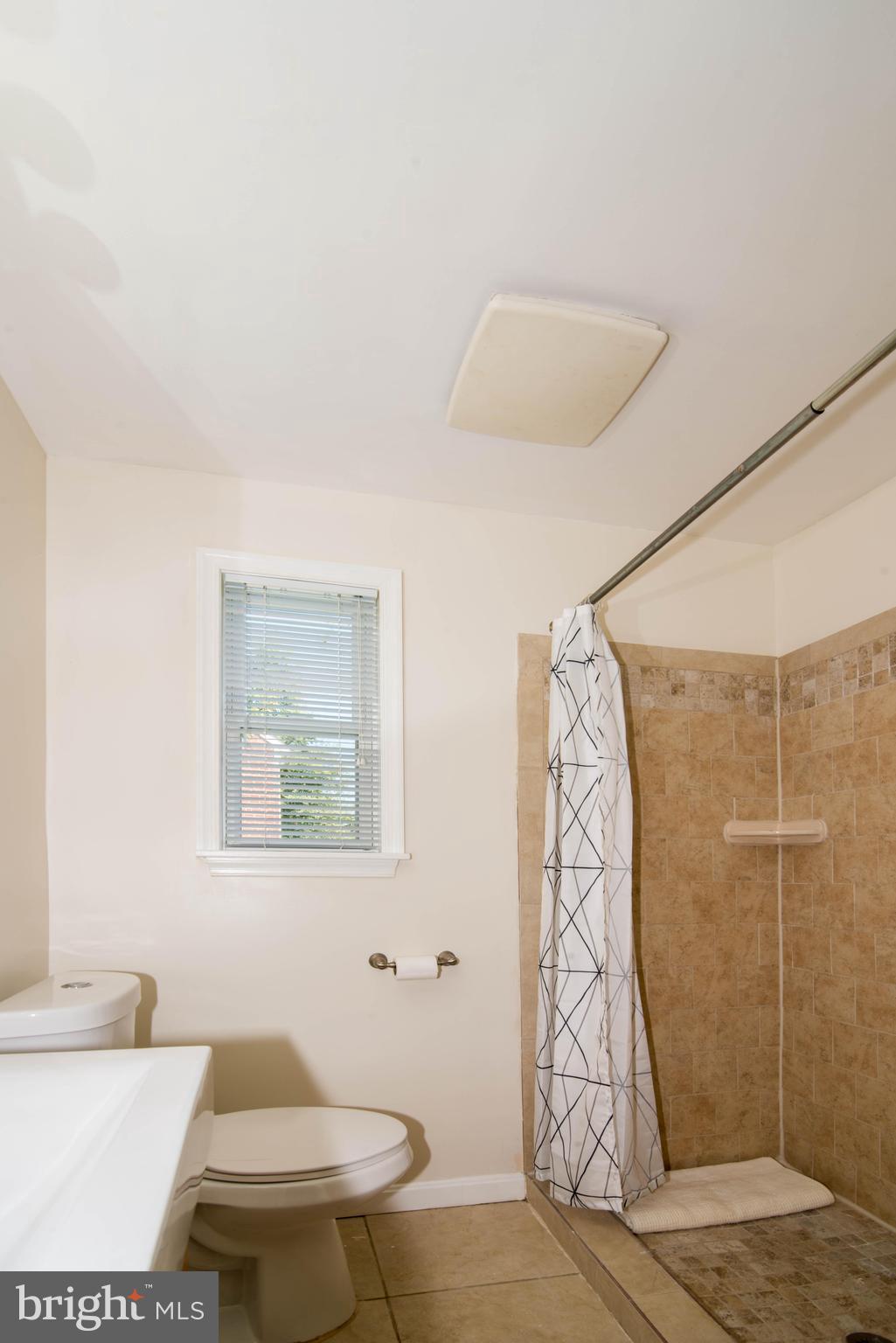 7300 Adelphi Road Hyattsville, MD 20783 - Photo 21 of 44 Main Level Full Bath