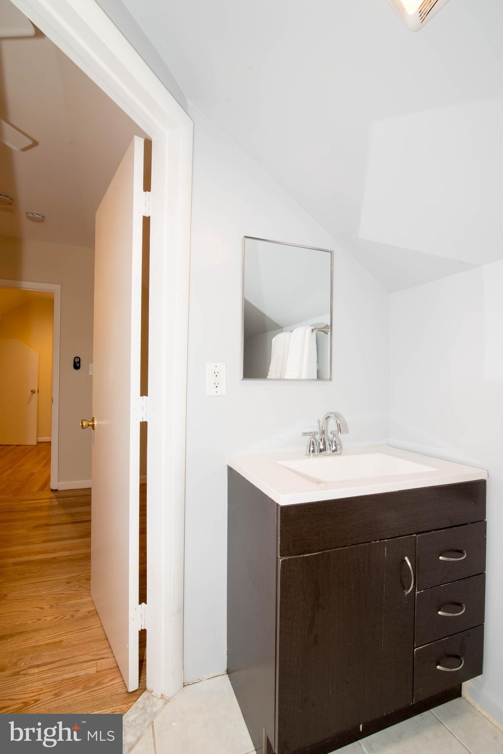 7300 Adelphi Road Hyattsville, MD 20783 - Photo 25 of 44 Full Bath
