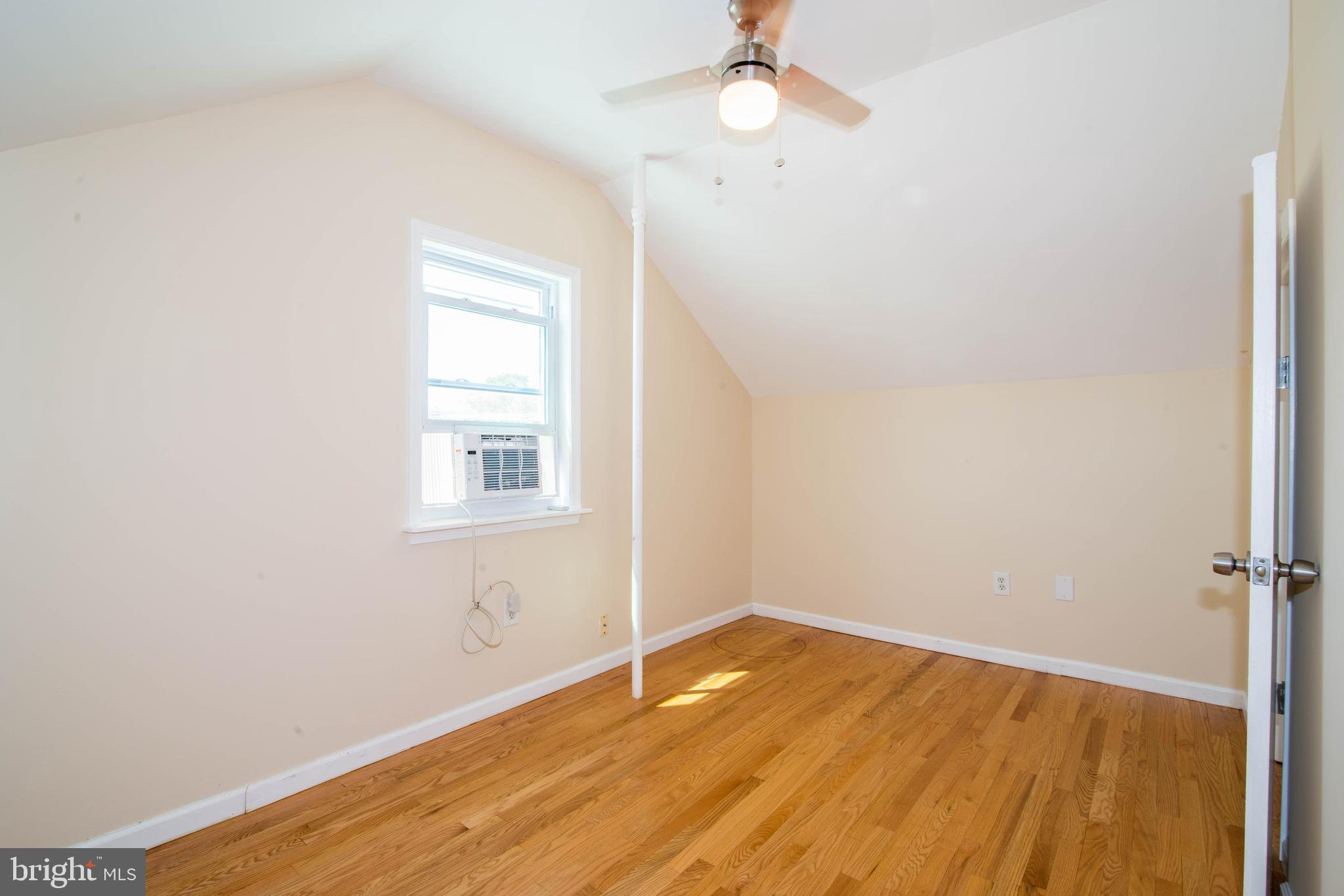 7300 Adelphi Road Hyattsville, MD 20783 - Photo 27 of 44 Bedroom 4