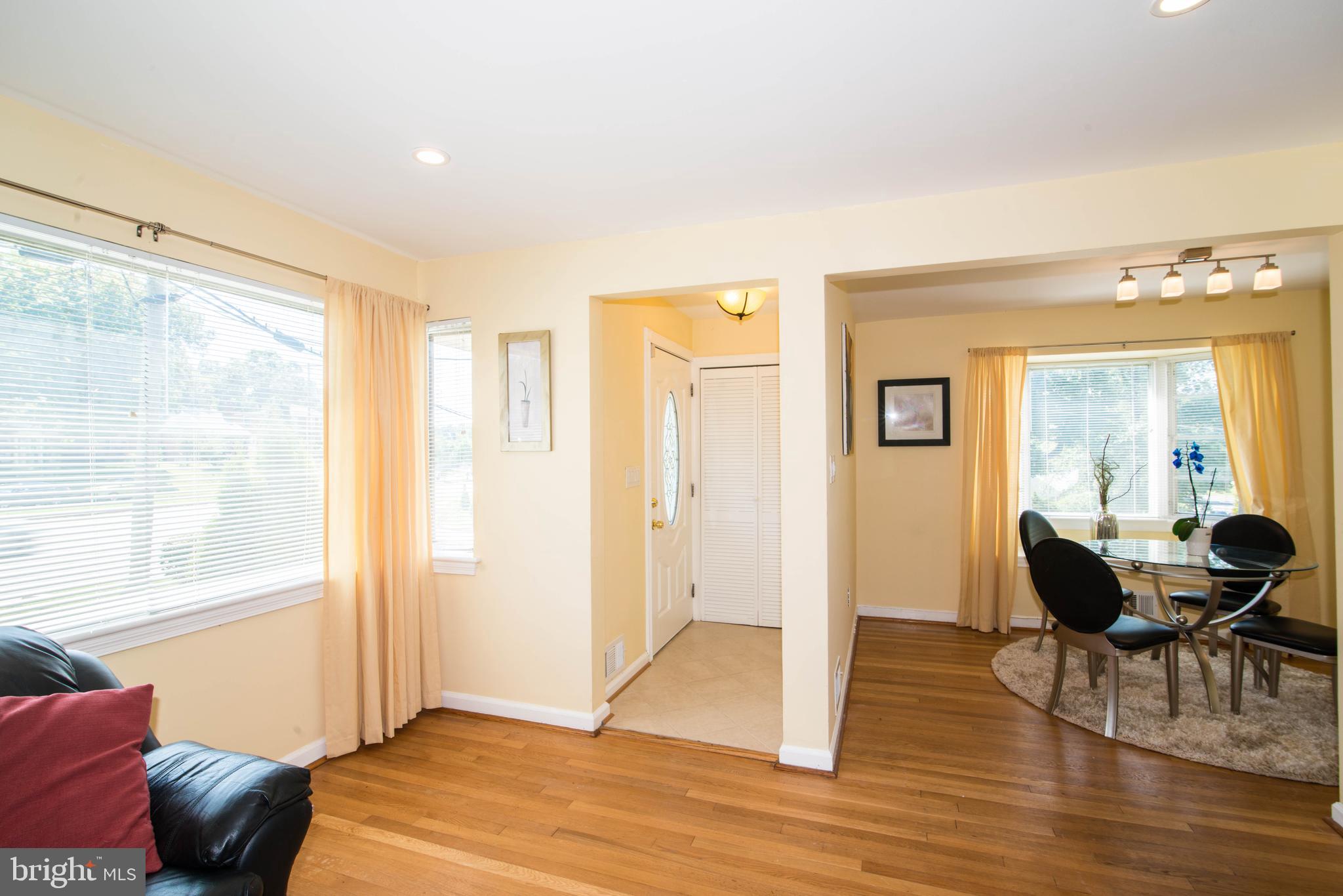 7300 Adelphi Road Hyattsville, MD 20783 - Photo 4 of 44 Foyer
