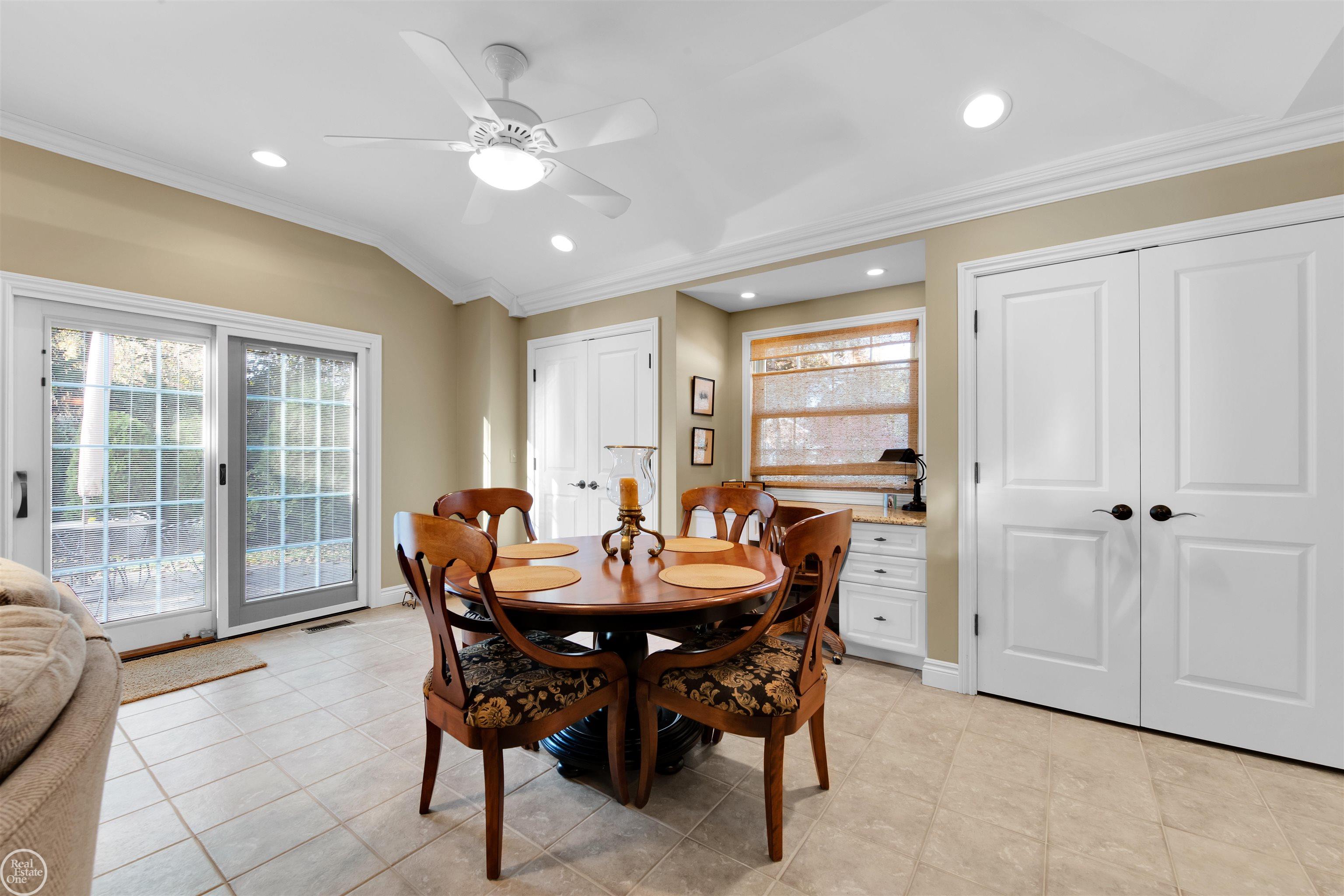 861 Shoreham Road Grosse Pointe Woods, MI 48236 - Photo 17 of 53
