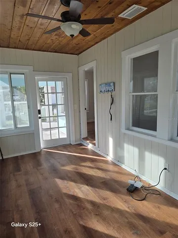 $325,000 | 86 Anclote Road, Tarpon Springs, FL 34689