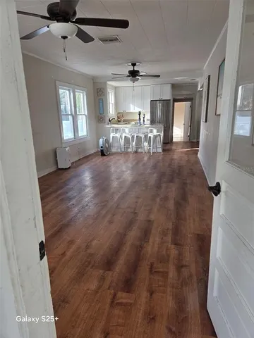 $325,000 | 86 Anclote Road, Tarpon Springs, FL 34689