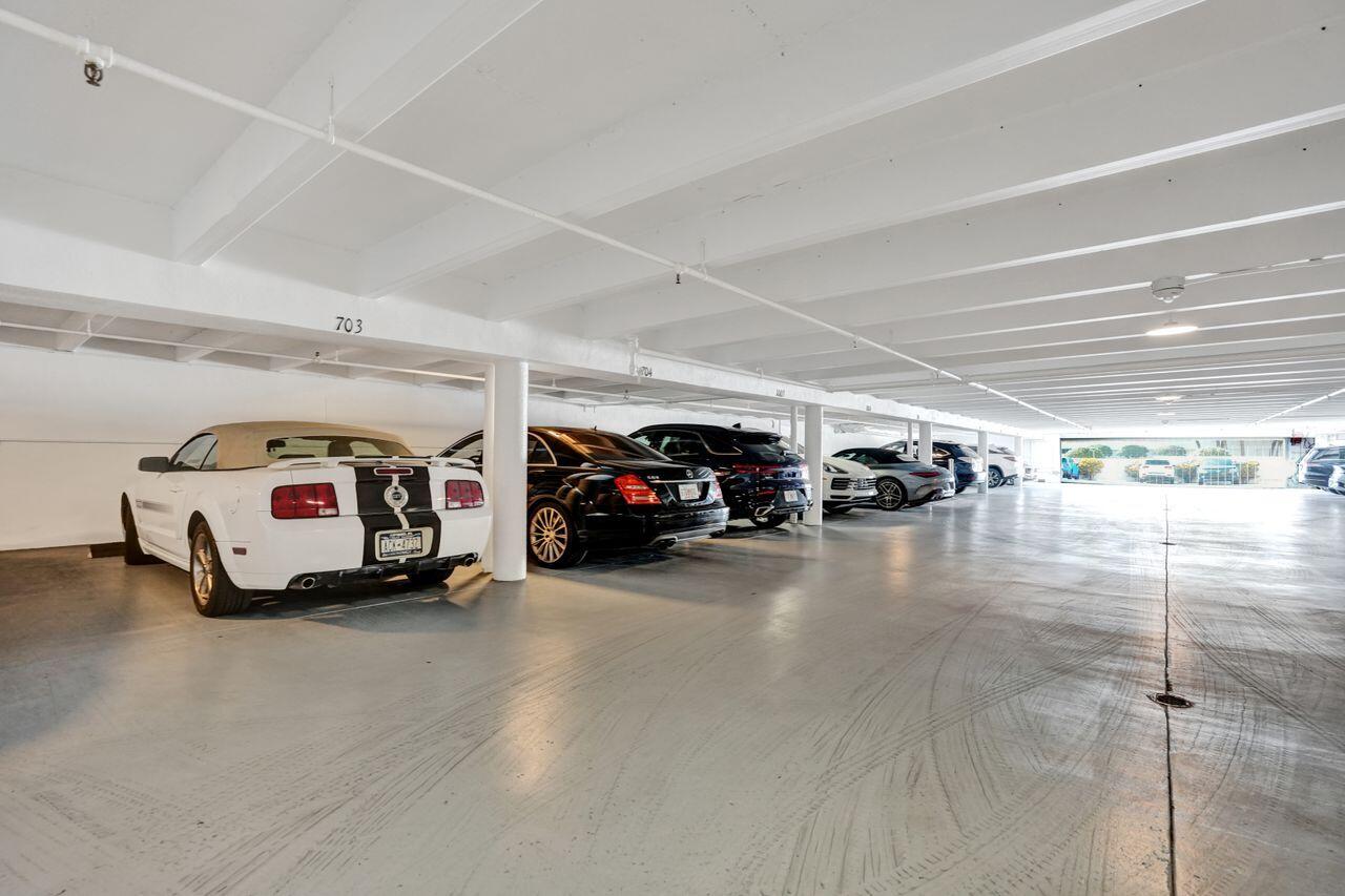 400 South Beach Road, Unit 703 Tequesta, FL 33469 - Photo 30 of 43 Parking