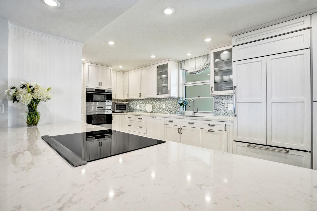 400 South Beach Road, Unit 703 Tequesta, FL 33469 - Photo 9 of 43 Kitchen