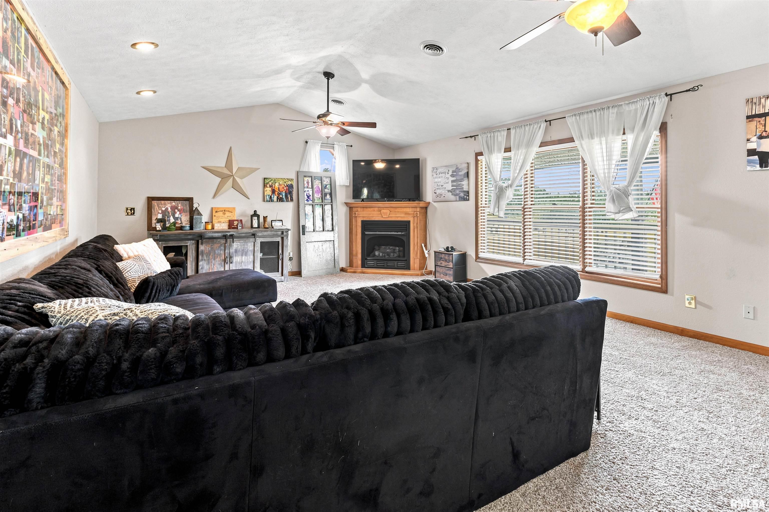 15069 Remington Road Marion, IL 62959 - Photo 5 of 35