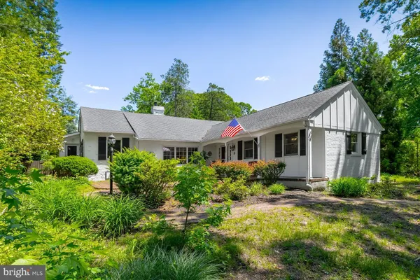 $515,000 | 46 Lake Drive, Woodbury, NJ 08096