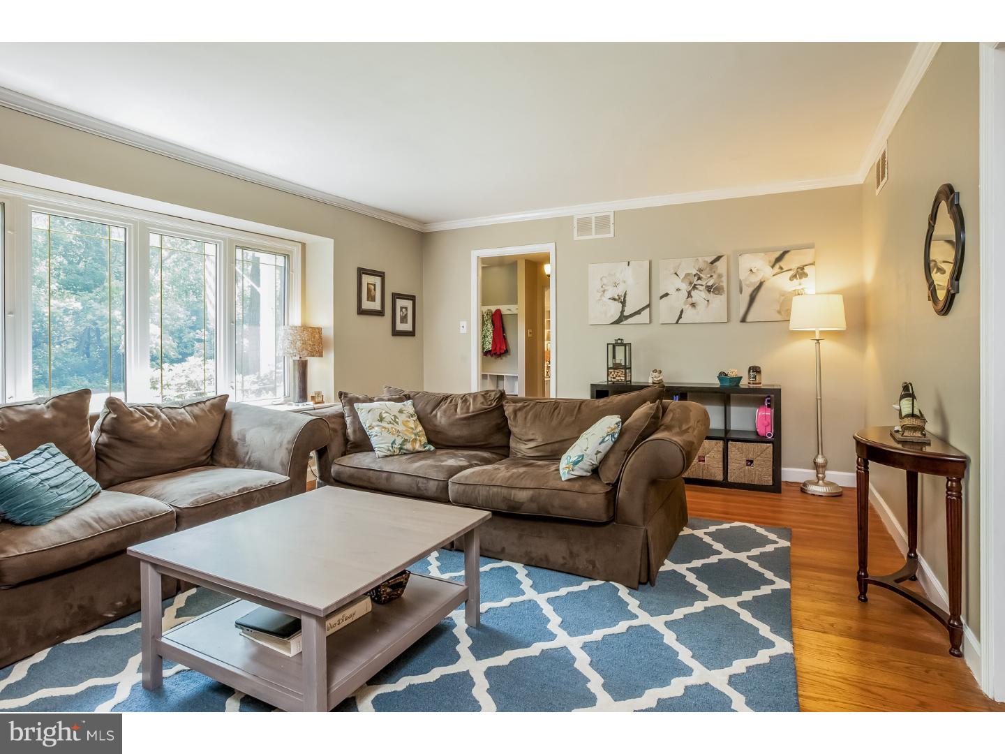 640 Coles Mill Road Haddonfield, NJ 08033 - Photo 3 of 21 Living Room