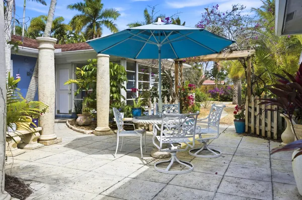 $3,900 | 4268 Maurice Drive, Unit MAIN HOUSE, Delray Beach, FL 33445