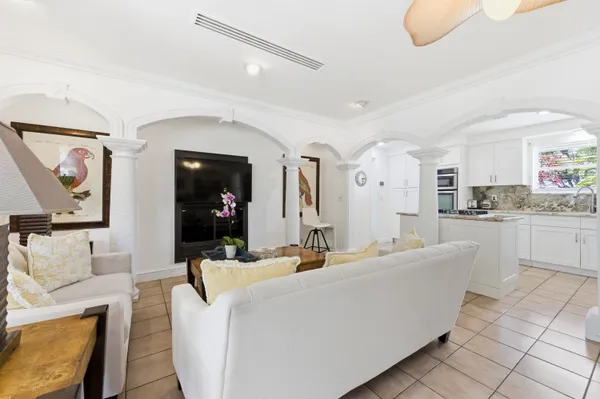 $3,900 | 4268 Maurice Drive, Unit MAIN HOUSE, Delray Beach, FL 33445