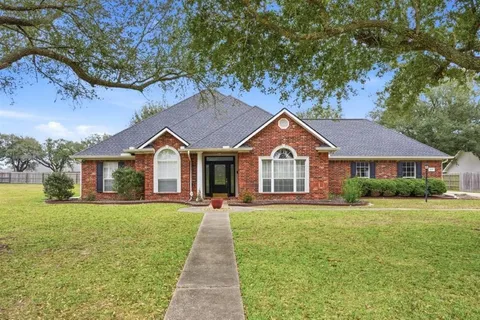 $350,000 | 6159 Oak Leaf Lane, Lake Charles, LA 70605