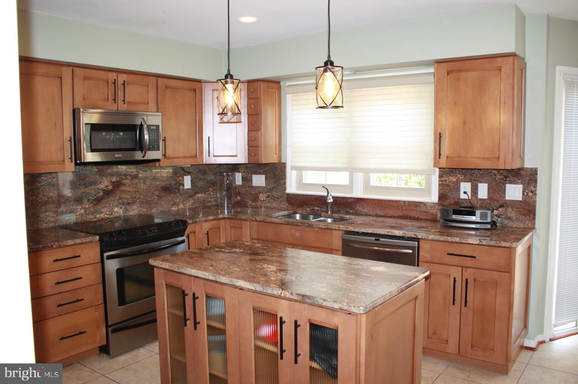 8606 Compass Court Laurel, MD 20708 - Photo 3 of 30 Kitchen