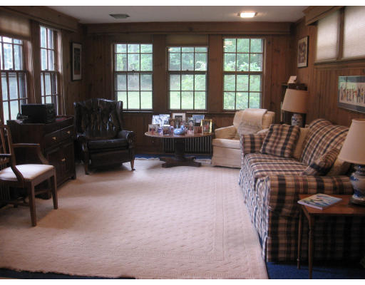 19 Howe Road Newton, MA 02459 - Photo 6 of 8
