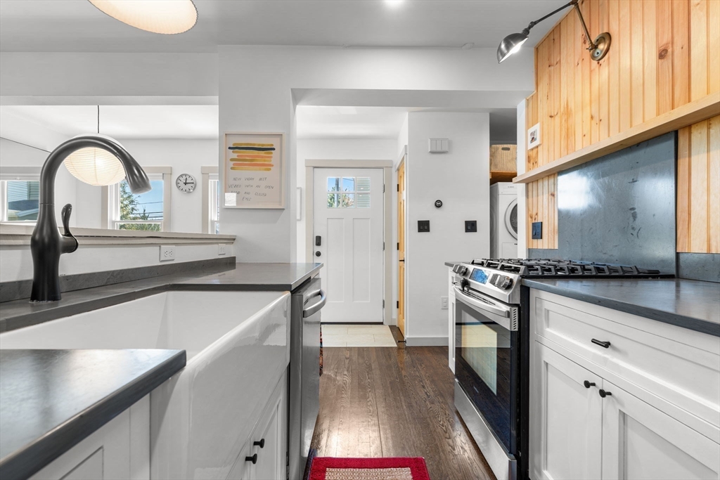 39 Topsfield Road Ipswich, MA 01938 - Photo 15 of 40