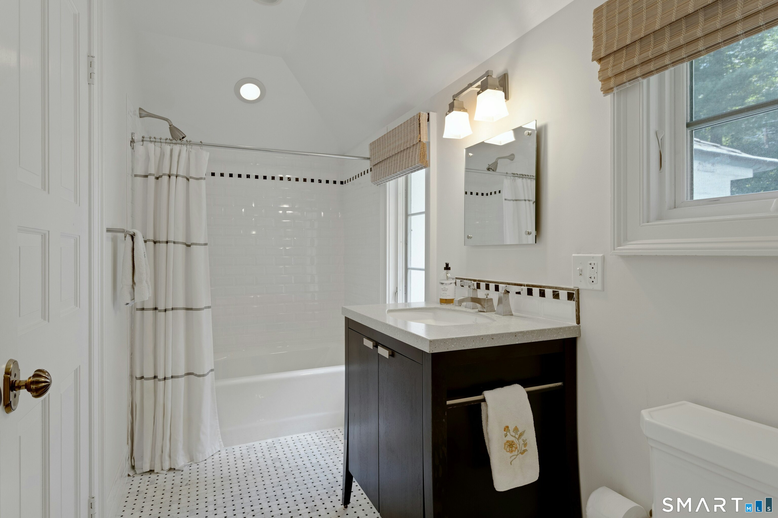 700 Hollow Tree Ridge Road Darien, CT 06820 - Photo 27 of 40 Gallery Image 27