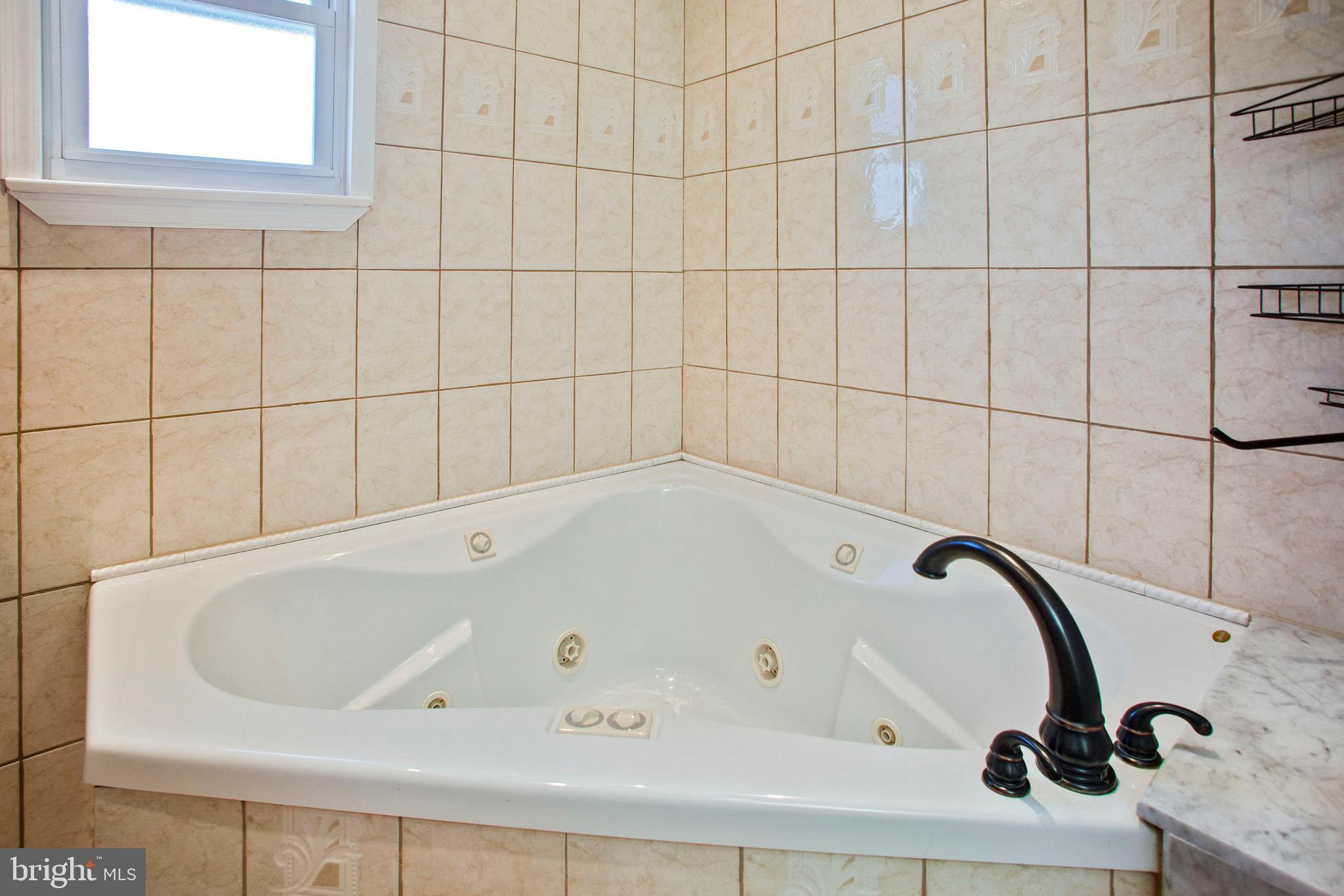 2085 Fort Bevon Road Harleysville, PA 19438 - Photo 18 of 29 Hall Bathroom