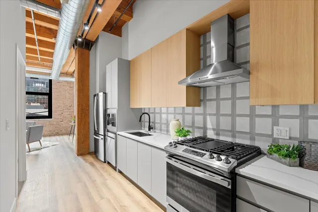 $4,700 | 153 West Ohio Street, Unit 402, Chicago, IL 60654