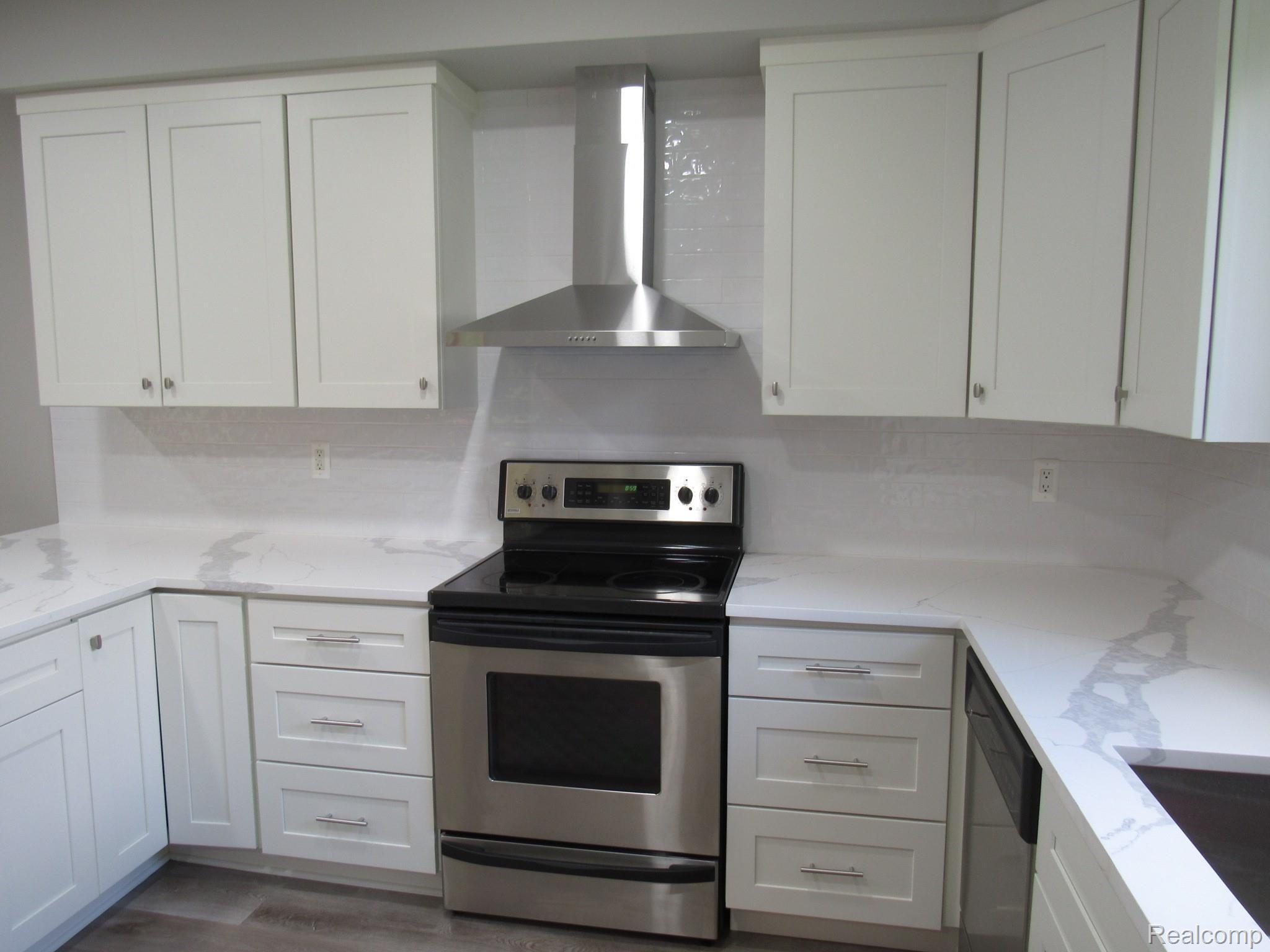 802 Bridgestone Drive Rochester, MI 48309 - Photo 20 of 37 802 BRIDGESTONE ROCHESTER HILLS (167).JPG
