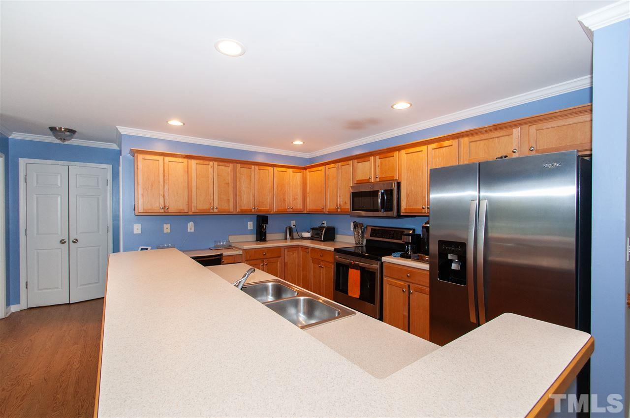 2207 Summer Shire Way Raleigh, NC 27604 - Photo 8 of 30