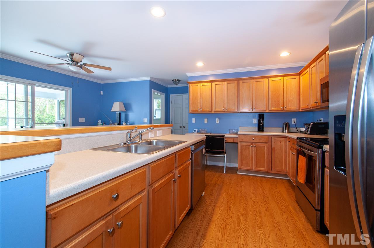 2207 Summer Shire Way Raleigh, NC 27604 - Photo 9 of 30