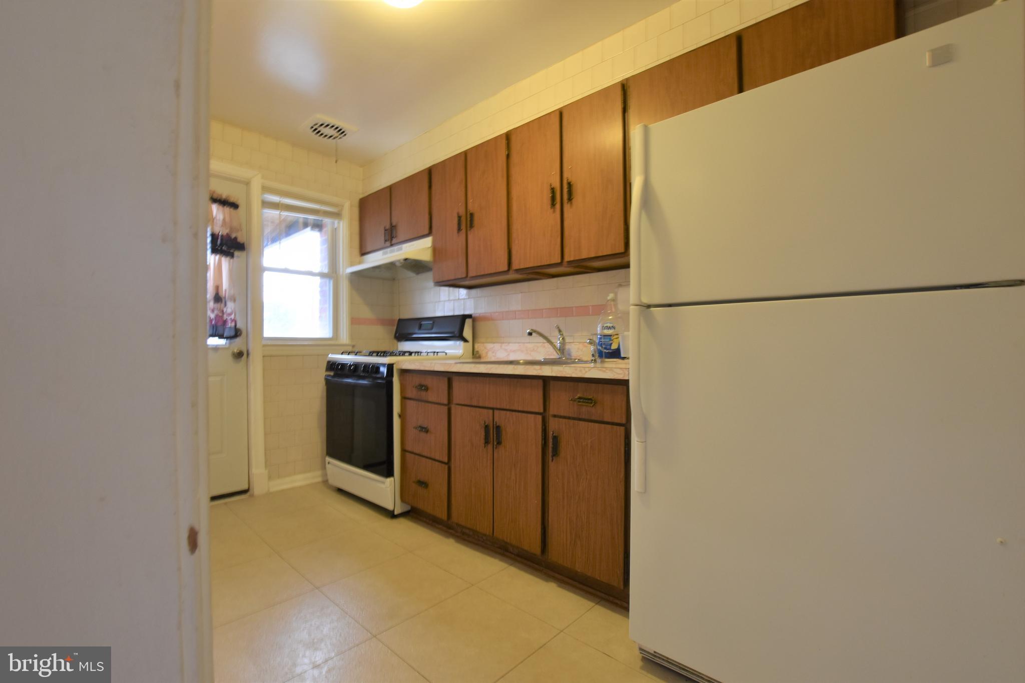 7463 Manchester Road Baltimore, MD 21222 - Photo 7 of 31