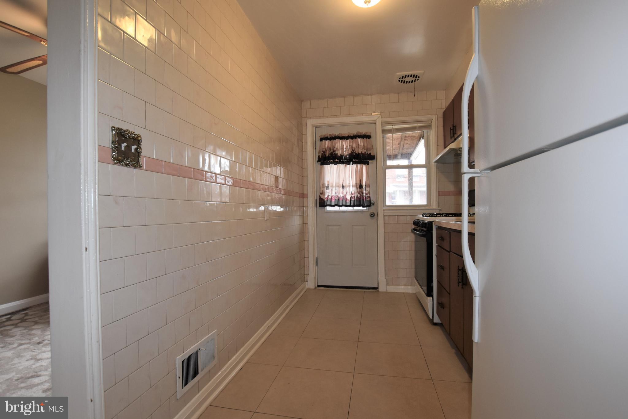 7463 Manchester Road Baltimore, MD 21222 - Photo 9 of 31