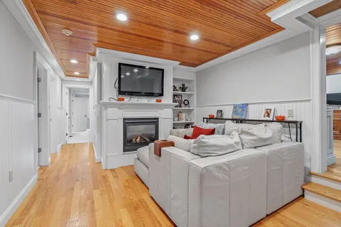 $2,595,000 | 14 Wolfpen Lane, Southborough, MA 01772