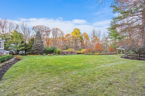 $2,595,000 | 14 Wolfpen Lane, Southborough, MA 01772