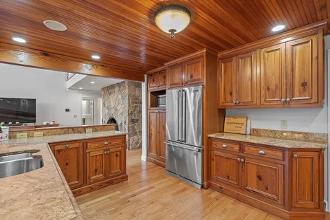 $2,595,000 | 14 Wolfpen Lane, Southborough, MA 01772